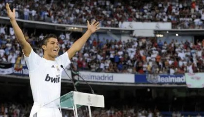 利物浦欧冠激战：首发阵容关键球员分析及战术布局对抗加拉塔萨雷